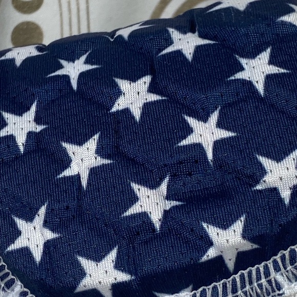 Under Armour Gameday Armour Pro 5-Pad Top with American flag accents - Picture 5 of 11